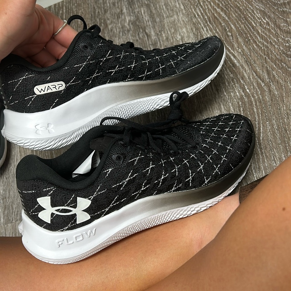 NWOB UA velocity wind 2 shoes